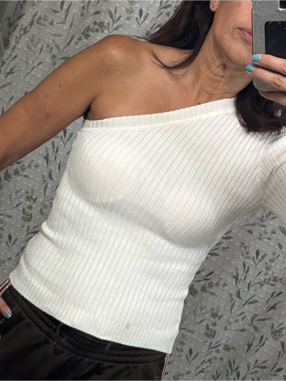 Lulu’s Ribbed One-Shoulder Sweater - Picture 3 of 4